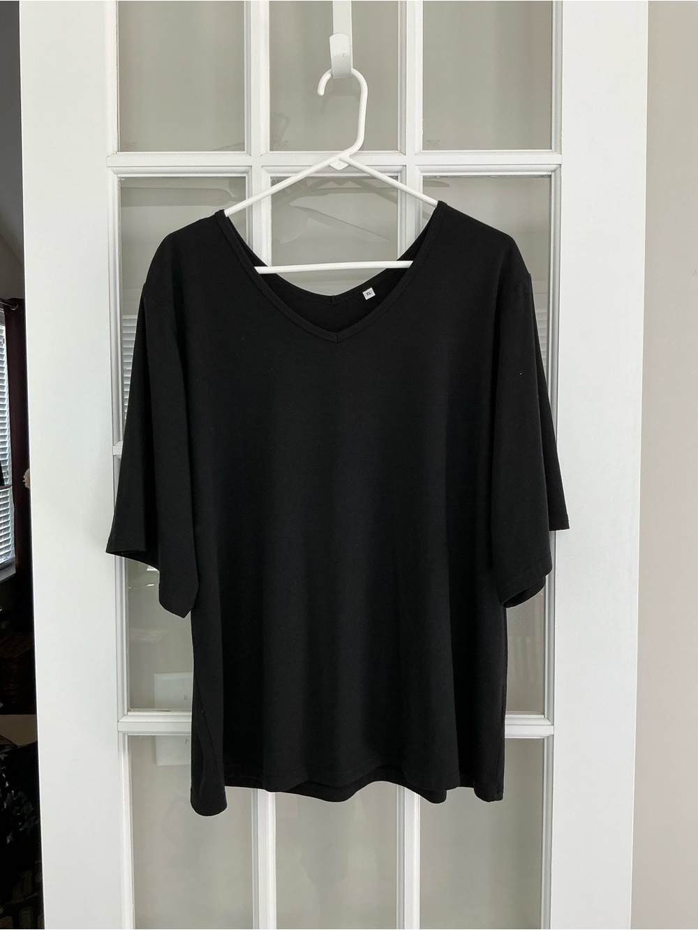 Unbranded V Tee XL